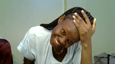 Snapshot of hornycrushy chatting on 20, 10, 2025 Sea girl online show from 20, 10, 2025