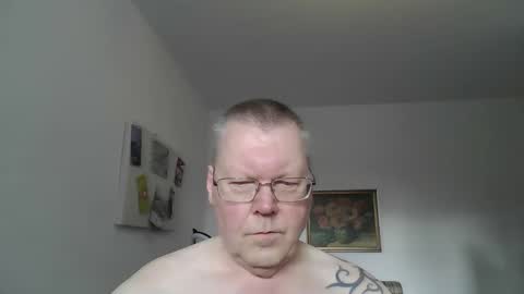 Snapshot of hornydick874303 chatting on 11, 1, 2026 Meikelmeier online show from 11, 1, 2026