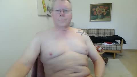 Snapshot of hornydick874303 chatting on 18, 1, 2026 Meikelmeier online show from 18, 1, 2026