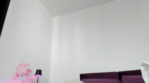 Snapshot of hornyemma_ chatting on 26, 11, 2025 Emma online show from 26, 11, 2025