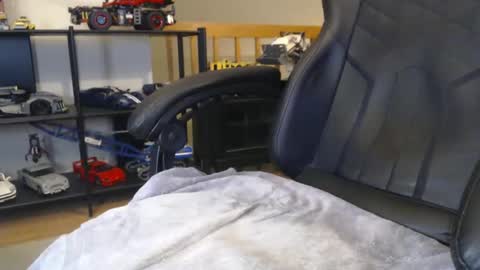 hornynthick70 online show from 25, 2, 2025