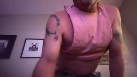 Snapshot of hoss43040 chatting on 20, 12, 2025 hoss43040 online show from 20, 12, 2025