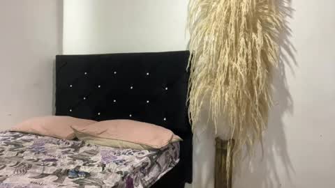 hot2gether69 online show from 15, 4, 2026