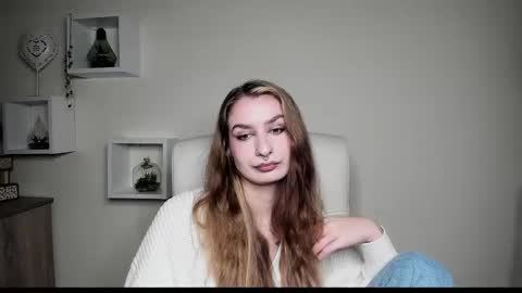 NINA online show from 28, 10, 2025