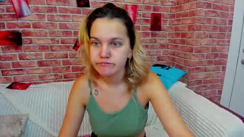 Snapshot of hot___jess chatting on 11, 9, 2025 Jessica online show from 11, 9, 2025