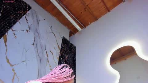 hot__genesis online show from 25, 5, 2026