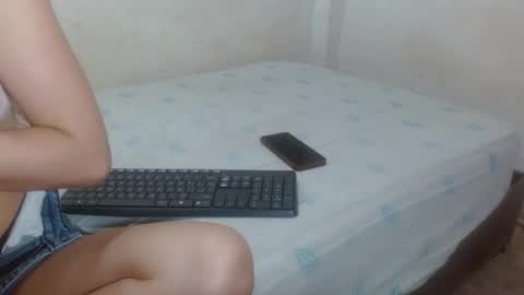 Snapshot of hot_and_complacent_latin chatting on 28, 11, 2025 hot_and_complacent_latin online show from 28, 11, 2025