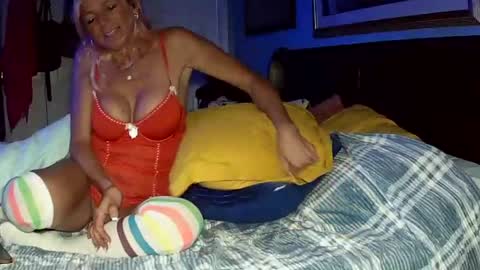 Snapshot of hot_ass_mess chatting on 29, 9, 2025 anytime-angel online show from 29, 9, 2025