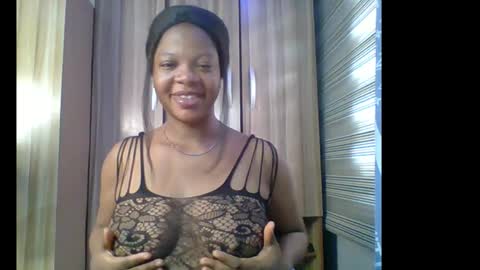 Snapshot of hot_choco_choco chatting on 14, 12, 2025 peace online show from 14, 12, 2025