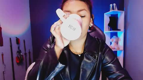 Snapshot of hot_chocolate_4u chatting on 20, 11, 2025 hot chocolate 4u online show from 20, 11, 2025