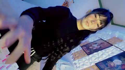 its me CLAUDIA online show from 25, 2, 2025