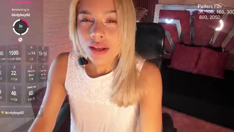 Snapshot of hot_cupid01 chatting on 19, 6, 2026 Valery online show from 19, 6, 2026