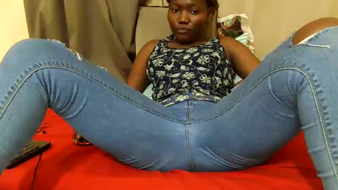 Snapshot of hot_darling95 chatting on 11, 3, 2025 Milly online show from 11, 3, 2025