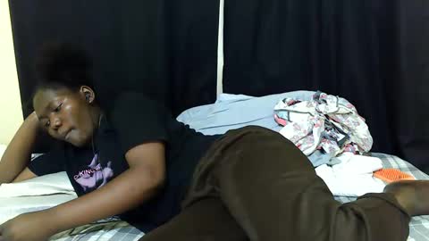 Snapshot of hot_darling95 chatting on 9, 10, 2025 Milly online show from 9, 10, 2025