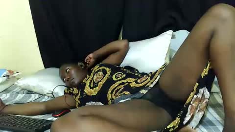 Snapshot of hot_darling95 chatting on 15, 10, 2025 Milly online show from 15, 10, 2025