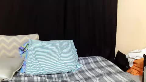 Snapshot of hot_darling95 chatting on 4, 11, 2025 Milly online show from 4, 11, 2025