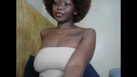 Snapshot of hot_ebony11 chatting on 24, 2, 2025 chooo pie online show from 24, 2, 2025