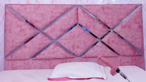 Snapshot of hot_emiily chatting on 3, 10, 2025 Emily online show from 3, 10, 2025