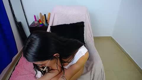 Snapshot of hot_girl01_hanna chatting on 1, 3, 2026 angie online show from 1, 3, 2026