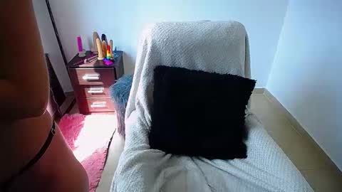 Snapshot of hot_girl01_hanna chatting on 19, 3, 2026 angie online show from 19, 3, 2026