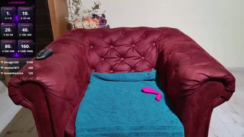 Snapshot of hot_hayde chatting on 5, 2, 2025 Aly online show from 5, 2, 2025