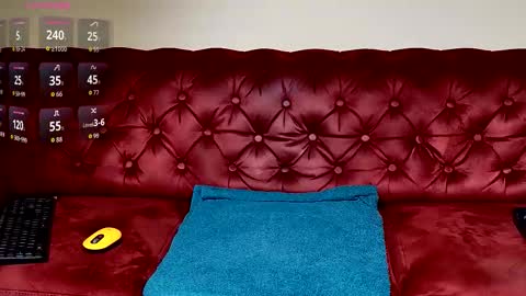 Snapshot of hot_hayde chatting on 25, 10, 2025 Aly online show from 25, 10, 2025