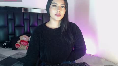 Snapshot of hot_kendall_ chatting on 12, 1, 2025 K E N D A L L online show from 12, 1, 2025