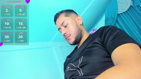 Snapshot of hot_latino_boy_ chatting on 24, 11, 2025 Alejandro online show from 24, 11, 2025