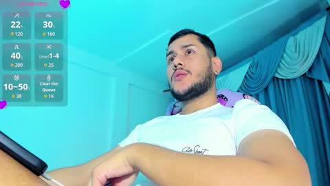Snapshot of hot_latino_boy_ chatting on 17, 12, 2025 Alejandro online show from 17, 12, 2025