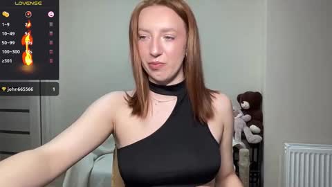 Snapshot of hot_lliinns chatting on 8, 11, 2025 Lina online show from 8, 11, 2025