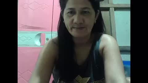Snapshot of hot_mama09 chatting on 23, 10, 2025 hotmama online show from 23, 10, 2025