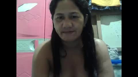 Snapshot of hot_mama09 chatting on 1, 11, 2025 hotmama online show from 1, 11, 2025
