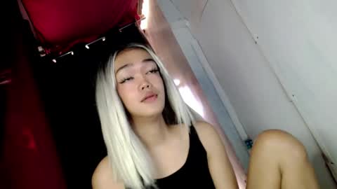 hot_moma69 online show from 20, 4, 2026