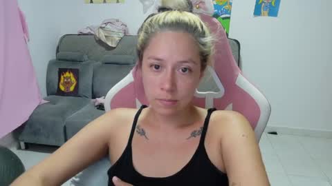 Mia online show from 6, 4, 2026