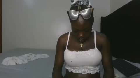 Hot petite online show from 3, 4, 2026