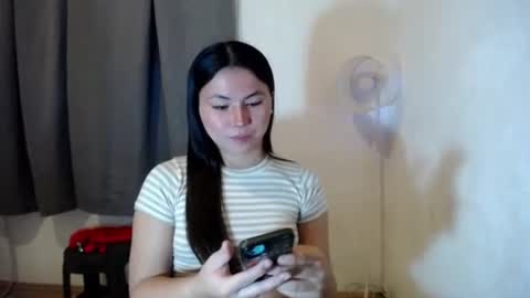 Snapshot of hot_precious_nikki chatting on 5, 11, 2025 Nikki online show from 5, 11, 2025