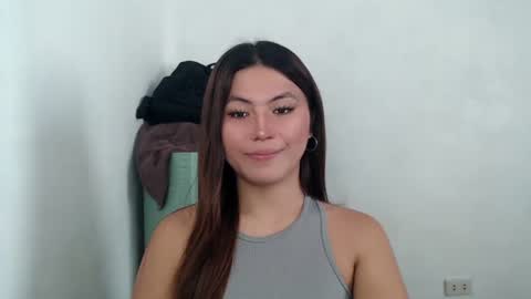 Snapshot of hot_precious_nikki chatting on 17, 4, 2026 Nikki online show from 17, 4, 2026