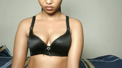 Snapshot of hot_sexy_babe chatting on 27, 5, 2026 Bellah online show from 27, 5, 2026
