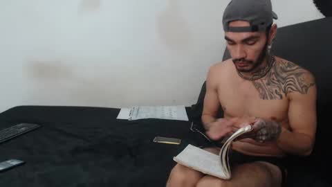 Snapshot of hot_sharks__ chatting on 20, 1, 2025 Hot Sharks online show from 20, 1, 2025