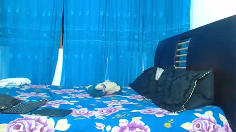 Snapshot of hot_sharks__ chatting on 8, 10, 2025 Hot Sharks online show from 8, 10, 2025