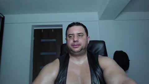 Snapshot of hot_stefano1 chatting on 18, 10, 2025 Stefano.. online show from 18, 10, 2025