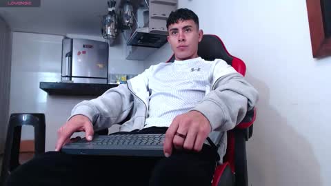 hot_twinks83 online show from 11, 10, 2025