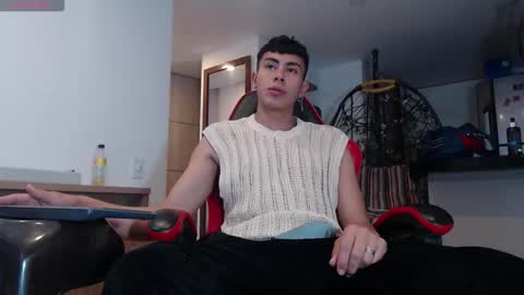 hot_twinks83 online show from 16, 10, 2025