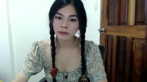 Yanna online show from 4, 5, 2026