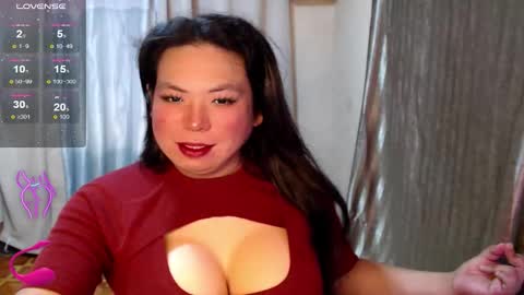 Snapshot of hotasian_mama chatting on 15, 10, 2025 Grace online show from 15, 10, 2025