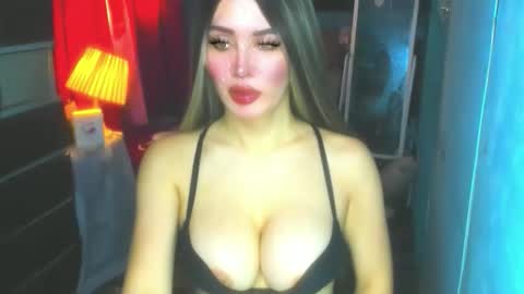 Snapshot of hotbabe_tanya chatting on 5, 11, 2025 T A N Y A online show from 5, 11, 2025