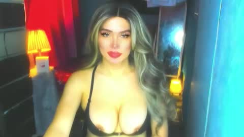 Snapshot of hotbabe_tanya chatting on 16, 11, 2025 T A N Y A online show from 16, 11, 2025