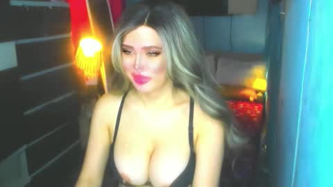 Snapshot of hotbabe_tanya chatting on 22, 11, 2025 T A N Y A online show from 22, 11, 2025