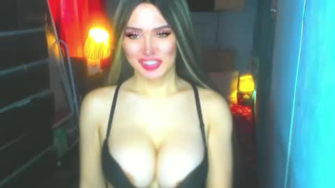 Snapshot of hotbabe_tanya chatting on 24, 11, 2025 T A N Y A online show from 24, 11, 2025