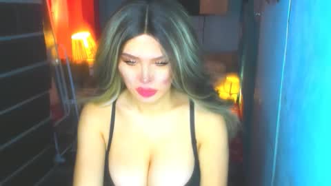 Snapshot of hotbabe_tanya chatting on 26, 11, 2025 T A N Y A online show from 26, 11, 2025